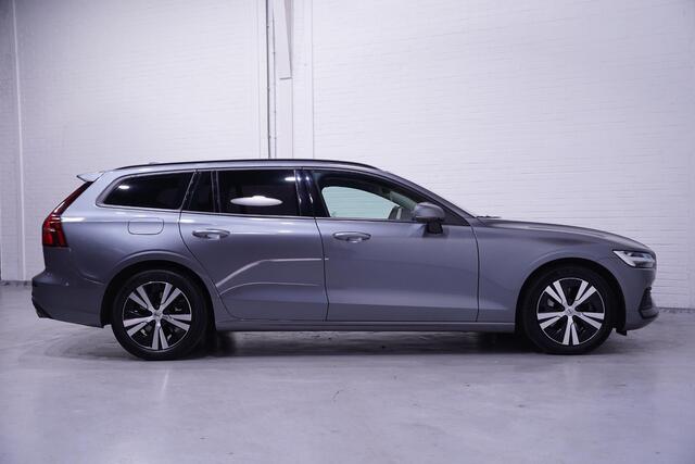 Volvo V60 2.0 D B4 Momentum Stuur- en stoelverwarming Camera PDC v+a Ledkoplampen