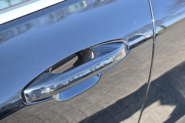 Volvo V60 T6 340 PK Recharge AWD Business Pro | Trekhaak | ACC | Blis | Camera | 18"LMV | Stoelverwarming | Stuurverwarming