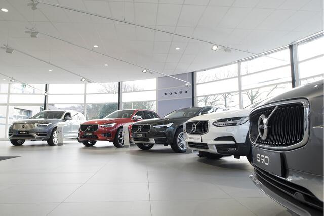 Volvo V60 2.0 T6 Plug-in hybrid AWD Ultra Dark Climate Line | Nappa leder | Massage | Heico Styling