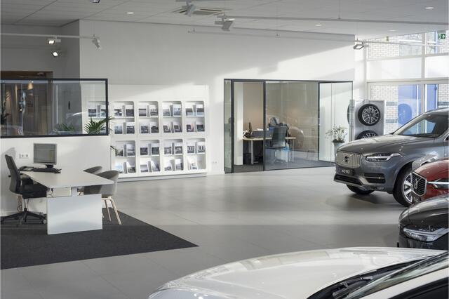 Volvo V60 2.0 T6 Plug-in hybrid AWD Ultra Dark Climate Line | Nappa leder | Massage | Heico Styling