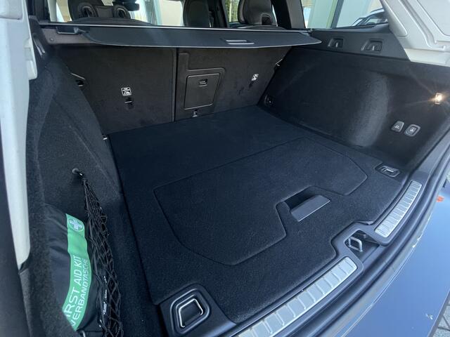 Volvo V60 2.0 T6 Plug-in hybrid AWD Core Bright