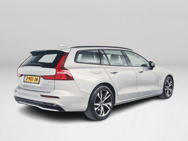 Volvo V60 B3 Aut. Plus Dark | Panoramadak | Trekhaak | Harman Kardon | 360 camera