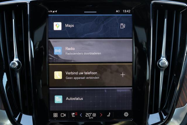 Volvo V60 B4 Plus Dark - Panorama/schuifdak - IntelliSafe Assist & Surround - 360º Camera - Harman/Kardon audio - Adaptieve LED koplampen - Verwarmde voorstoelen, stuur & achterbank - Parkeersensoren voor & achter - Elektr. bedienb. voorstoelen met geheugen - Draad