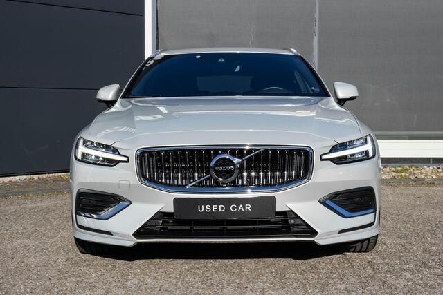 Volvo V60 T5 Automaat Inscription | Interieur Voorverwarming| Electrisch bedienbare voorstoelen| Park Assist voor en achter|SportStuur| Verwambare voorstoelen| Adaptieve Cruise Control| Blind spot| Semi electrische trekhaak.