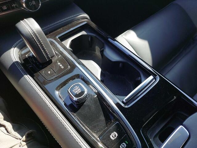 Volvo V60 2.0 T6 Recharge AWD R-Design | Long Range | Trekhaak | Adaptieve cruise controle | Harman/Kardon | Memory |