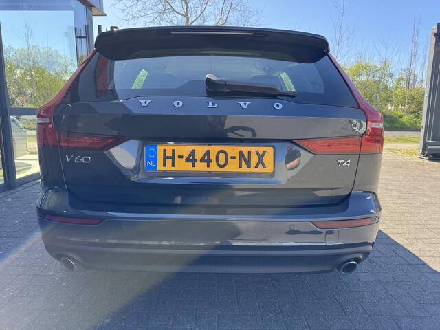 Volvo V60 2.0 T4 Momentum Pro