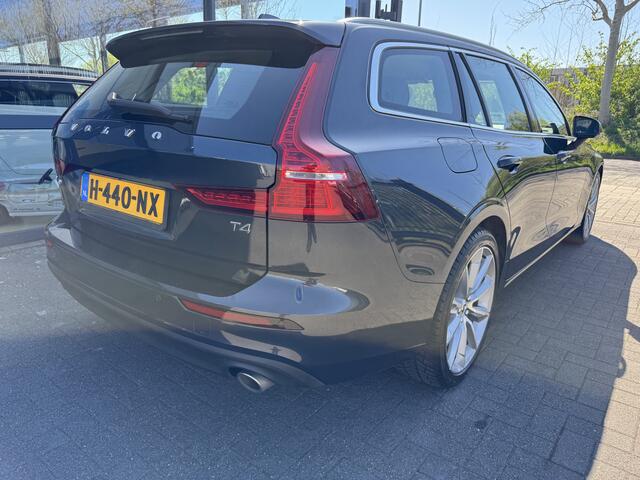 Volvo V60 2.0 T4 Momentum Pro