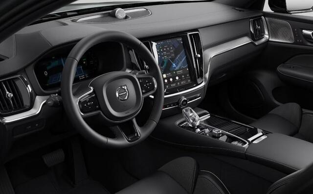 Volvo V60 2.0 T6 Plug-in hybrid AWD Ultra Dark | Forest Lake | Bowers & Wilkins | Donker Glas | Panoramadak | Adaptieve Cruise Control |