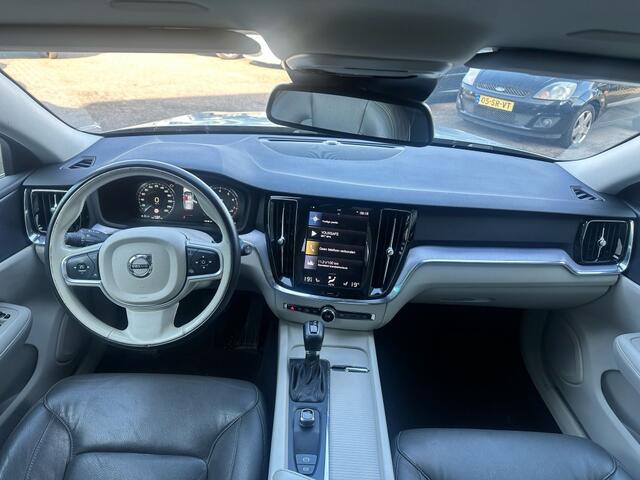 Volvo V60 2.0 T5 Momentum