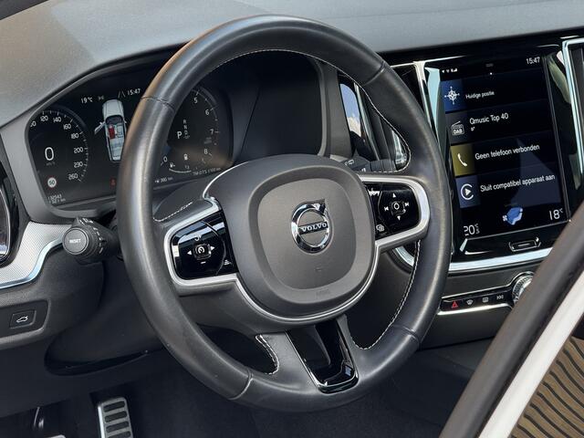 Volvo V60 2.0 B4 R-Design Black-Line Panodak / Adapt. Cruise / Dodehoek / LED / 19inch