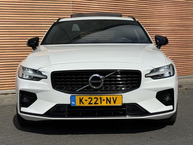 Volvo V60 2.0 B4 R-Design Black-Line Panodak / Adapt. Cruise / Dodehoek / LED / 19inch