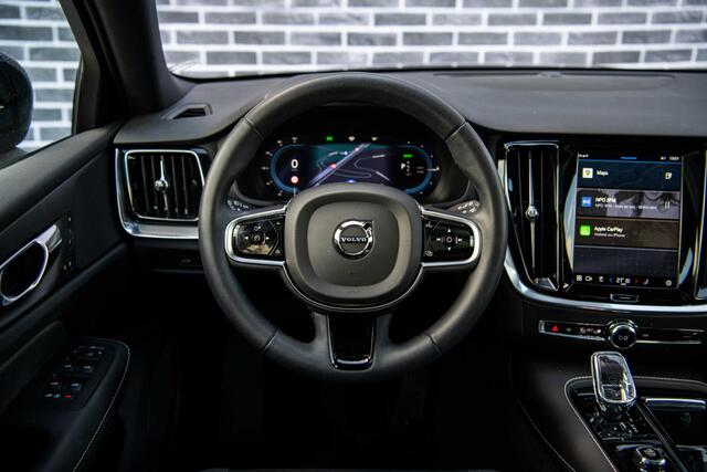 Volvo V60 2.0 T6 Plug-in hybrid AWD Plus Dark | Long range | Panorama dak | Adaptieve cruise control | Elektrisch verstelbare voorstoelen | Stoel/stuur verwarming | Blis |