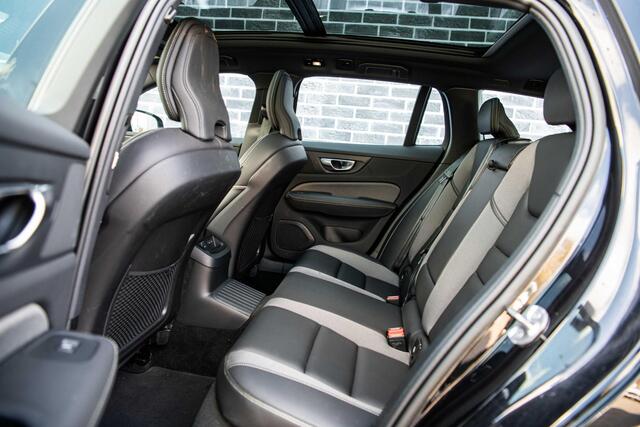 Volvo V60 2.0 T6 Plug-in hybrid AWD Plus Dark | Long range | Panorama dak | Adaptieve cruise control | Elektrisch verstelbare voorstoelen | Stoel/stuur verwarming | Blis |