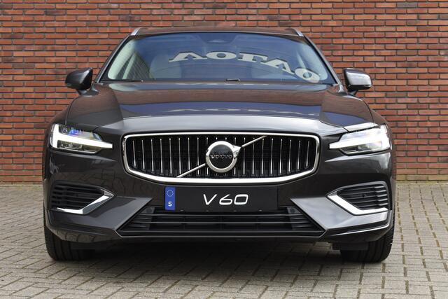 Volvo V60 T6 350PK Plug-in hybrid AWD Essential | Moritz leder blond | Driver assist pack | Climate pack | PDC voor en achter