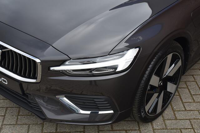 Volvo V60 T6 350PK Plug-in hybrid AWD Essential | Moritz leder blond | Driver assist pack | Climate pack | PDC voor en achter