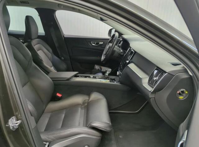 Volvo V60 D4 191PK Automaat Inscription * 59.661KM * Trekhaak / Panoramadak / Leder / Pdc.+Camera /