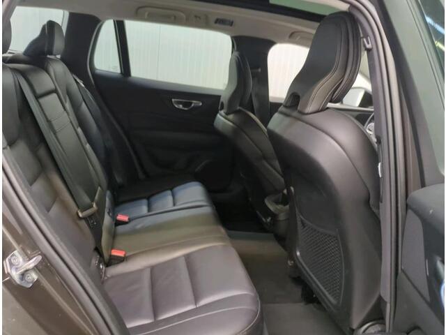 Volvo V60 D4 191PK Automaat Inscription * 59.661KM * Trekhaak / Panoramadak / Leder / Pdc.+Camera /