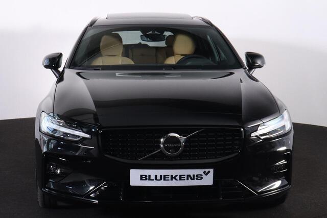 Volvo V60 B4 Plus Dark - Panorama/schuifdak - IntelliSafe Assist & Surround - 360º Camera - Harman/Kardon audio - Adaptieve LED koplampen - Verwarmde voorstoelen, stuur & achterbank - Parkeersensoren voor & achter - Elektr. bedienb. voorstoelen met geheugen - Draad