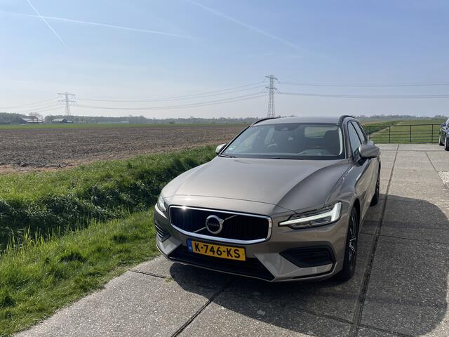 Volvo V60 2.0 B3 Momentum, LEDEREN BEKLEDING.