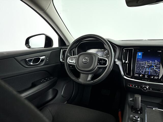 Volvo V60 B3 Aut. Momentum Advantage | Parkeercamera | Trekhaak | Stoel- en stuurverwarming
