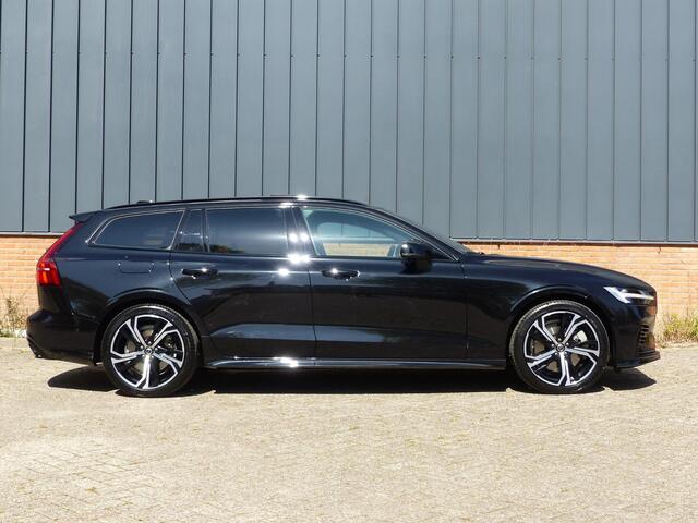 Volvo V60 T8 Plug-in hybrid AWD Ultra Dark