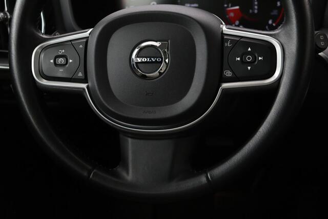 Volvo V60 2.0 D4 MomentPro | Leder | Trekhaak | Stoelverwarming | Adaptive cruise | Carplay | Navigatie | DAB | Camera | Full LED | Climate control