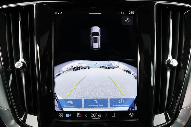 Volvo V60 B3 Essential Edition - IntelliSafe Assist & Surround - Parkeercamera achter - Verwarmde voorstoelen, stuur & achterbank - Parkeersensoren voor & achter - Draadloze tel. lader - Elektr. inklapbare trekhaak - 18' LMV