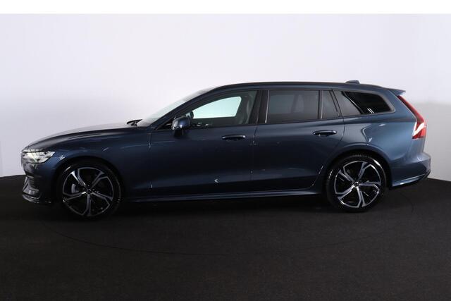 Volvo V60 B4 Essential Edition - Styling pack - Lederen bekleding - Parkeercamera achter - Parkeersensoren voor & achter - Extra getint glas - Draadloze tel. lader - Cruise control - 19' LMV - Fiscale waarde ¤ 46.880