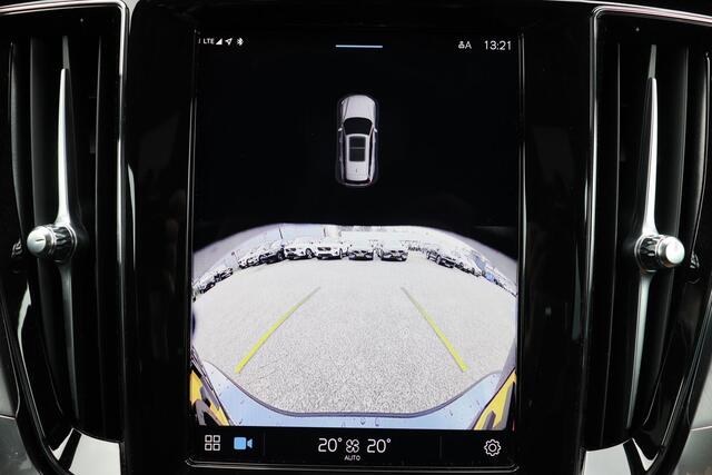 Volvo V60 B4 Essential Edition - Styling pack - Lederen bekleding - Parkeercamera achter - Parkeersensoren voor & achter - Extra getint glas - Draadloze tel. lader - Cruise control - 19' LMV - Fiscale waarde ¤ 46.880