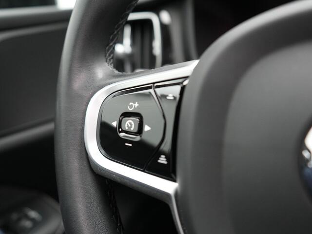 Volvo V60 T8 Recharge AWD R-Design Plug In Hybrid LONG RANGE PHEV | Panodak | Trekhaak af Fabriek | Adaptive Cruise | Lederen Sportstoelen Memory | Camera | Stuur / Stoelverwarming | Apple Carplay | 19"L.M |