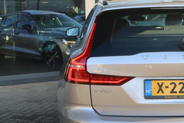 Volvo V60 2.0 B3 Ultimate Dark | Schuif-/ kanteldak| 360* Camera| Keyless Entry| All- Season banden|