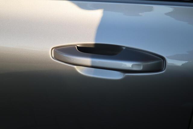 Volvo V60 2.0 B3 Ultimate Dark | Schuif-/ kanteldak| 360* Camera| Keyless Entry| All- Season banden|