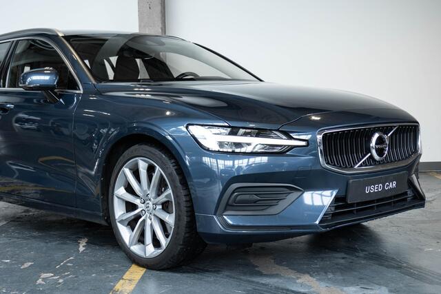 Volvo V60 T5 Aut. Momentum | Dealeronderhouden | Lederen bekleding | Comfortstoelen | Stoelverwarming | 4 seizoenen banden | Parkeercamera | Parkeerverwarming | BLIS | Electrische wegklapbare trekhaak | Stuurwielverwarming | Adaptive cruise control