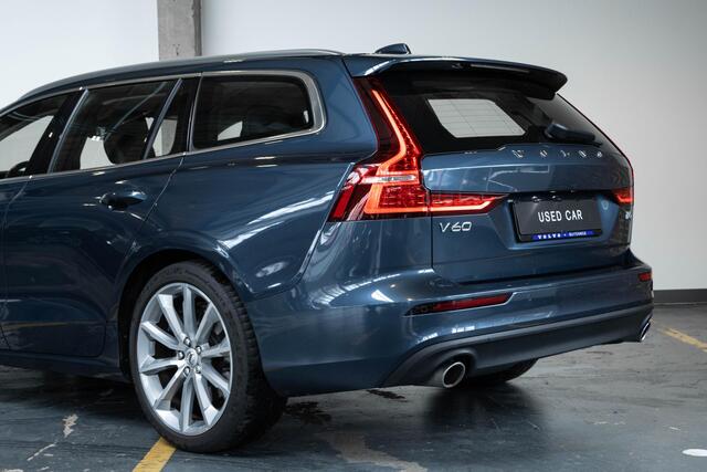 Volvo V60 T5 Aut. Momentum | Dealeronderhouden | Lederen bekleding | Comfortstoelen | Stoelverwarming | 4 seizoenen banden | Parkeercamera | Parkeerverwarming | BLIS | Electrische wegklapbare trekhaak | Stuurwielverwarming | Adaptive cruise control