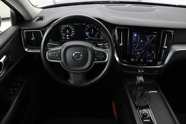 Volvo V60 2.0 T4 Momentum Pro | Trekhaak | Adaptive cruise | Stoelverwarming | Carplay | BLIS | Navigatie | Full LED | DAB | Half leder | Climate control