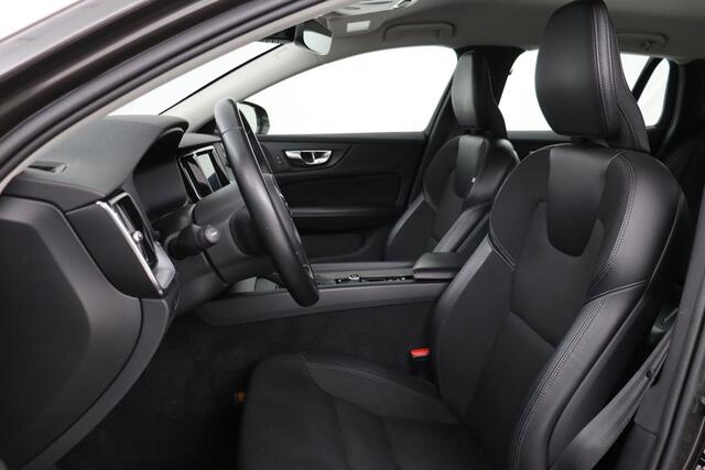Volvo V60 2.0 T4 Momentum Pro | Trekhaak | Adaptive cruise | Stoelverwarming | Carplay | BLIS | Navigatie | Full LED | DAB | Half leder | Climate control