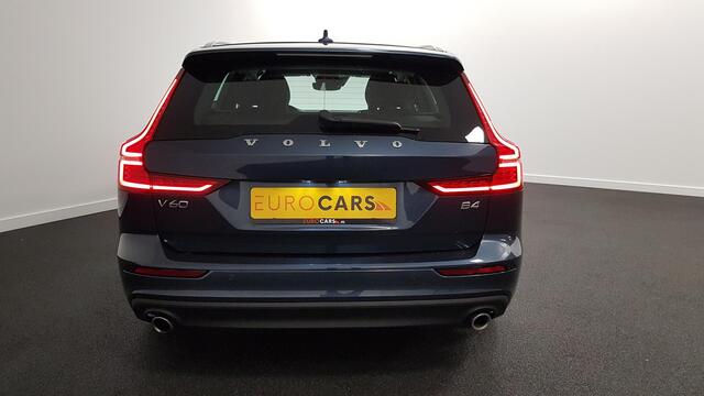 Volvo V60 2.0 B4 197 pk Automaat Momentum Pro Navigatie Climate control Adaptive cruise Control Led DAB Electrisch bedienbare achterklep Parkeer sensoren