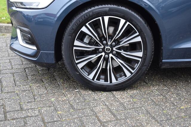 Volvo V60 B3 177PK Automaat Plus Bright | Leder | Stoel/Stuur verwarming | Elektr. stoel | Camera | 18"LMV