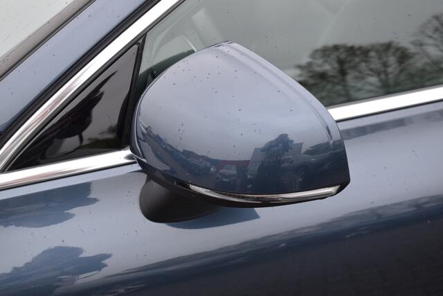 Volvo V60 B3 177PK Automaat Plus Bright | Leder | Stoel/Stuur verwarming | Elektr. stoel | Camera | 18"LMV