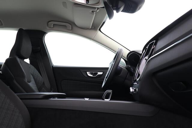 Volvo V60 B3 (M-HYBRID) ESSENTIAL EDITION -ADAP.CRUISE|BLIS|CLIMATE|CAMERA