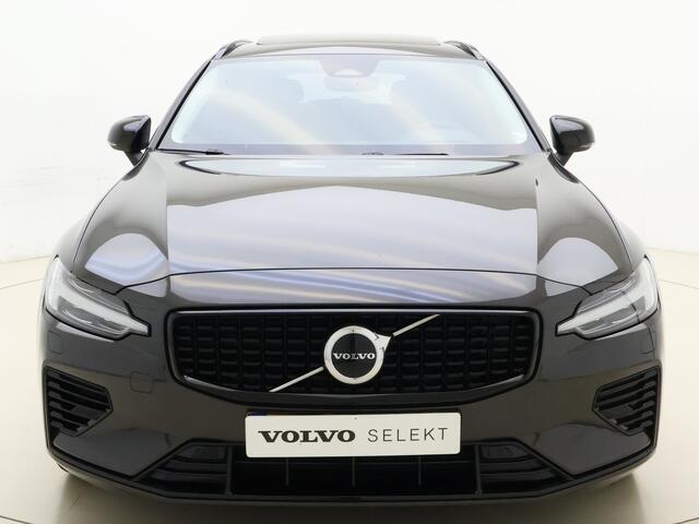 Volvo V60 T6 350PK AWD Ultimate Dark / H&K audio / Panorama dak / HUD / Elek stoelen / Stoel/- en stuurverwarming / BLIS / Trekhaak /