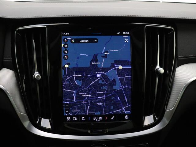 Volvo V60 T6 350PK AWD Ultimate Dark / H&K audio / Panorama dak / HUD / Elek stoelen / Stoel/- en stuurverwarming / BLIS / Trekhaak /