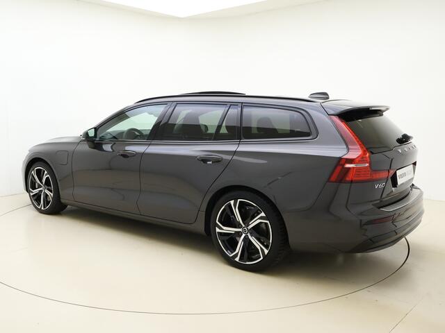 Volvo V60 T6 350PK AWD Ultimate Dark / H&K audio / Panorama dak / HUD / Elek stoelen / Stoel/- en stuurverwarming / BLIS / Trekhaak /