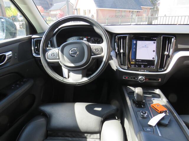 Volvo V60 2.0 B3 164Pk Momentum Advantage * Rijklaarprijs incl. garantie * Automaat * Trekhaak * Led * Adaptive * Camera * Lederen Sportstoelen