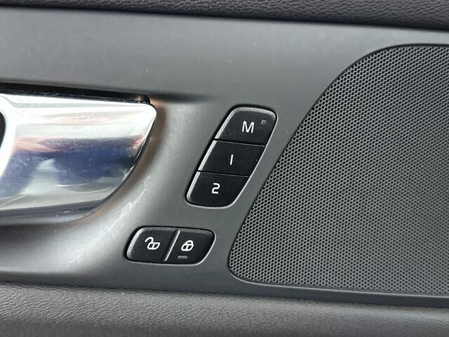 Volvo V60 B4 Aut. Inscription | Trekhaak | Stoel- en stuurverwarming | Parkeercamera