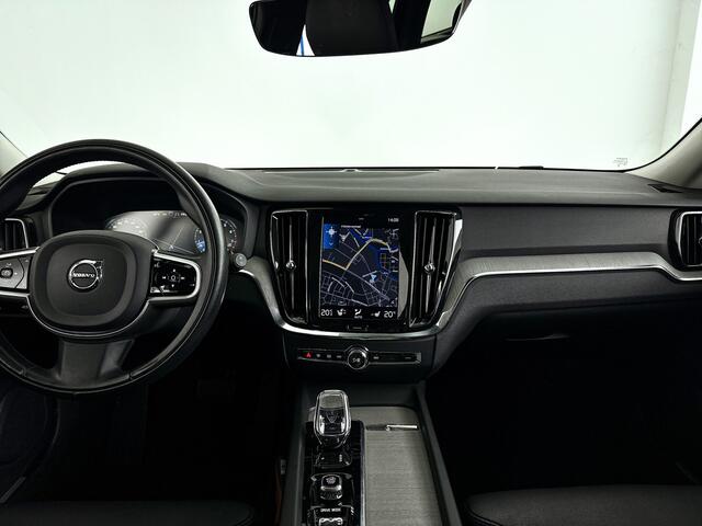 Volvo V60 B4 Aut. Inscription | Trekhaak | Stoel- en stuurverwarming | Parkeercamera