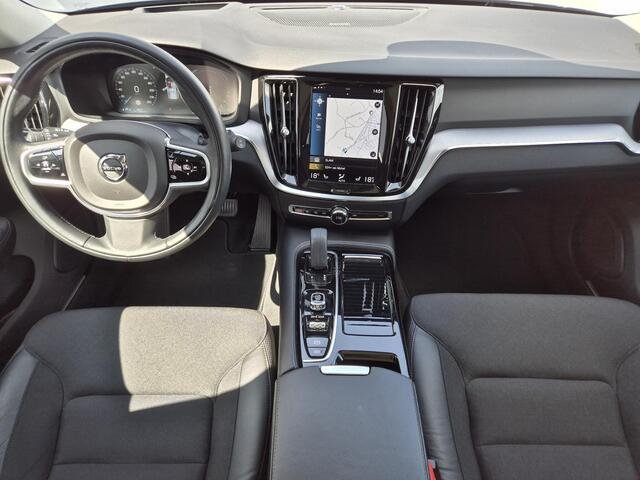 Volvo V60 2.0 T6 Recharge AWD Business Pro Automaat / Climate Pack / Lounge Pack / Trekgewicht 2000 Kg / Apple Carplay Android Auto / Audio & Park Assist Pack / Stuur- en Stoelverwarming / Harman Kardon Premium Audio /