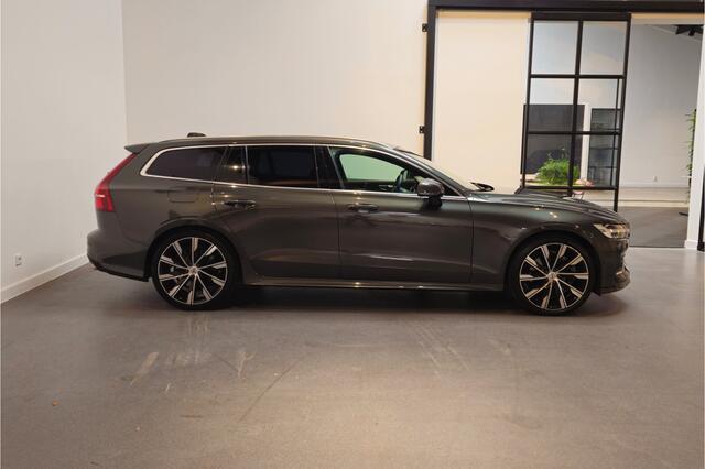 Volvo V60 2.0 T5 Inscription Apple Carplay/Android Auto - Stoel/Stuurverwarming - Harman Kardon - Adaptive Cruise - 20'' - Trekhaak