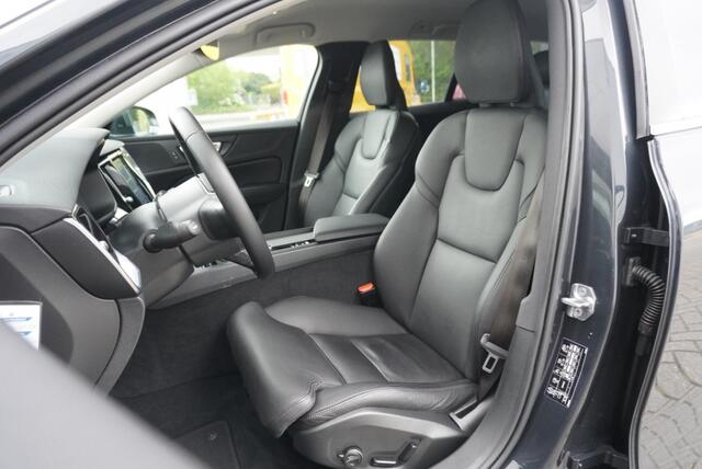 Volvo V60 2.0 T4 Moment.Pro Leder | CarPlay | Camera | Pilot ass. | NAP