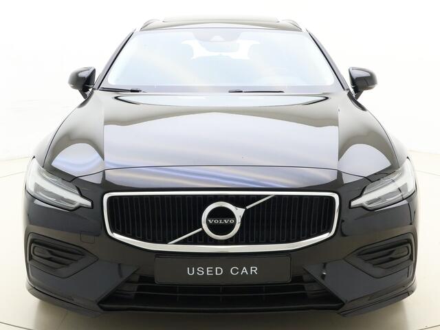 Volvo V60 D4 190pk Automaat Momentum / Head-Up / Panoramadak / Stoel + Stuurw. Verwarming / Leder / Styling Kit / Adapt. Cruise / BLIS / AppleCarPlay / El. Trekhaak /